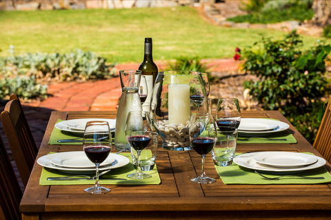 The Creek Cottage - Accommodation Mount Tamborine 7