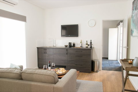 A Coonawarra Experience - Accommodation Mount Tamborine 3