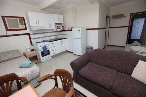 Across Country Motor Inn And Serviced Apartments - Accommodation Mount Tamborine 1