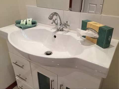 Across Country Motor Inn And Serviced Apartments - Accommodation Mount Tamborine 2