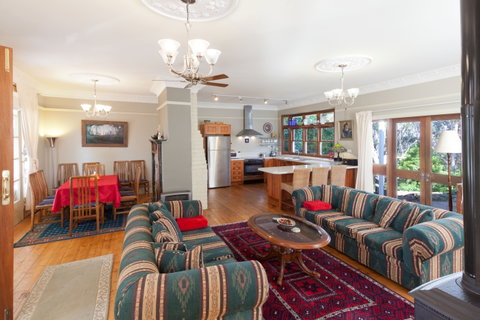 Blue Peace: Blue Mountains Home - Accommodation Mount Tamborine 1
