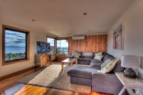 Blue Waves - Accommodation Mount Tamborine 2