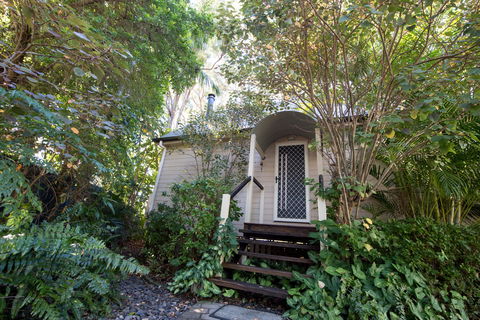 Curious Cottages - Accommodation Mount Tamborine 5
