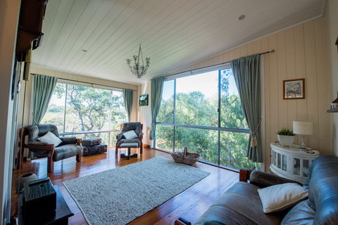 Curious Cottages - Accommodation Mount Tamborine 6