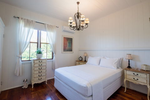 Curious Cottages - Accommodation Mount Tamborine 7