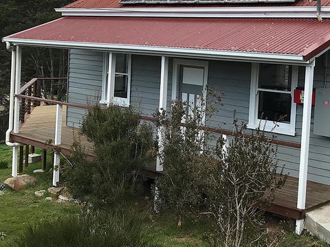 Derby Digs Cottage - Accommodation Mount Tamborine 0