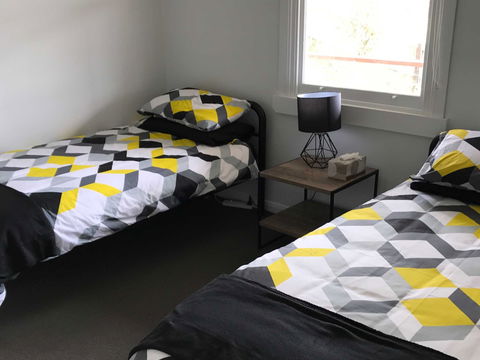 Derby Digs Cottage - Accommodation Mount Tamborine 2