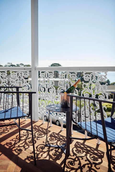 Hotel Sorrento - Accommodation Mount Tamborine 2