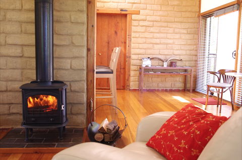 Lyrebird Cottages - Accommodation Mount Tamborine 0