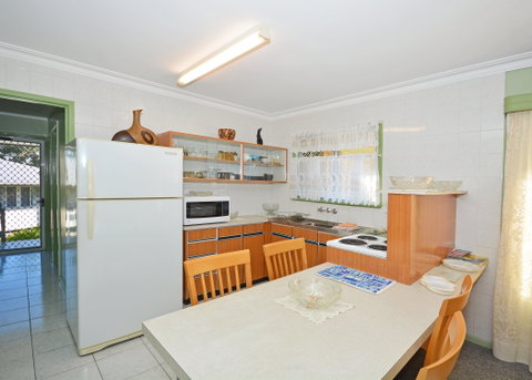 Pine Lodge Holiday Apartments - Accommodation Mount Tamborine 2