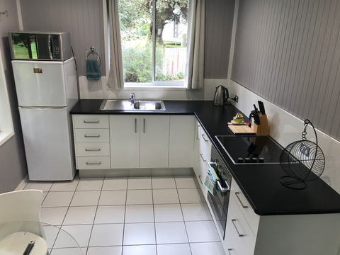 Ravenscroft Cottage - Accommodation Mount Tamborine 3