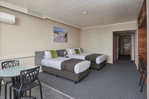 Bayside Inn St Helens - Accommodation Mount Tamborine 2