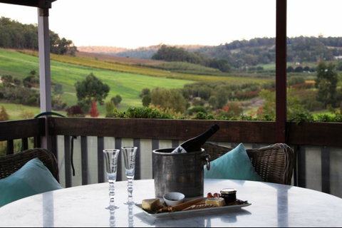 Bickley Valley Cottage - Accommodation Mount Tamborine 0
