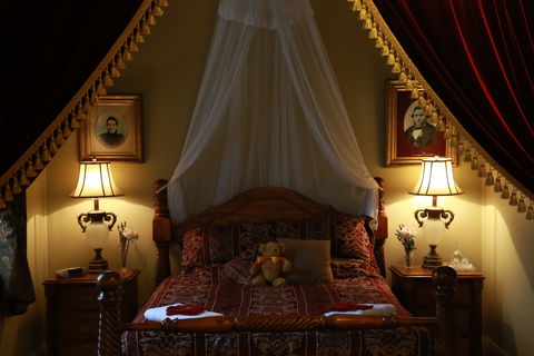 Blakes Manor - Accommodation Mount Tamborine 0