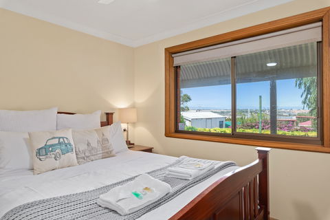 Century21 SouthCoast: Reef & Vines Port Noarlunga - Accommodation Mount Tamborine 0