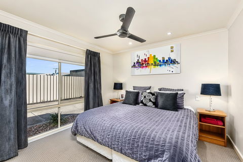 Mount Gambier Apartments - City Fringe Apartment A - Accommodation Mount Tamborine 0