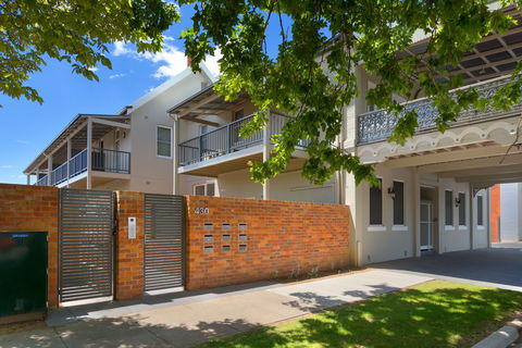 The Waterstreet Apartment - Accommodation Mount Tamborine 0