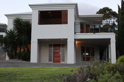 Villa 2 Bay Of Fires - Accommodation Mount Tamborine 1