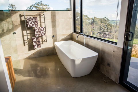 Vivere Retreat - Accommodation Mount Tamborine 2