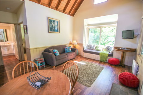Alpine Arnica Cottages - Accommodation Mount Tamborine 2