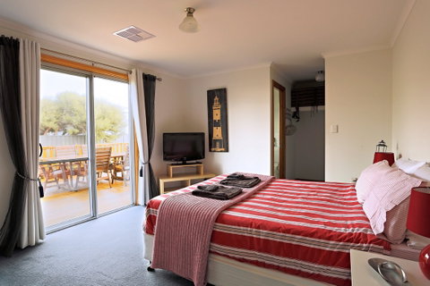 Blue Fin - Accommodation Mount Tamborine 1