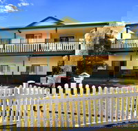 Clemandtines Vintage Beach Estate - Accommodation Mount Tamborine