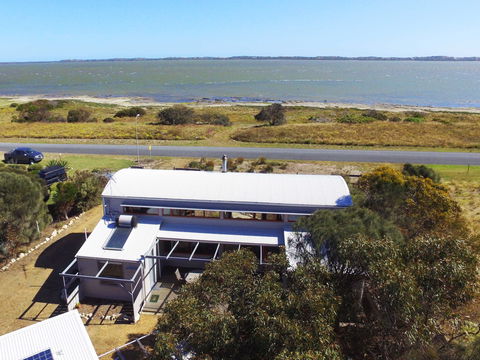 Coorong Aurora - Breathtaking Waterfront Escape - Accommodation Mount Tamborine 0