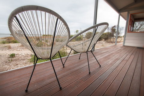 Coorong Aurora - Breathtaking Waterfront Escape - Accommodation Mount Tamborine 2