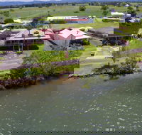 Cranford Waterfront Cottage - Accommodation Mount Tamborine