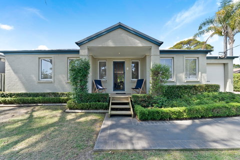 Huskisson Beach House - Accommodation Mount Tamborine 0