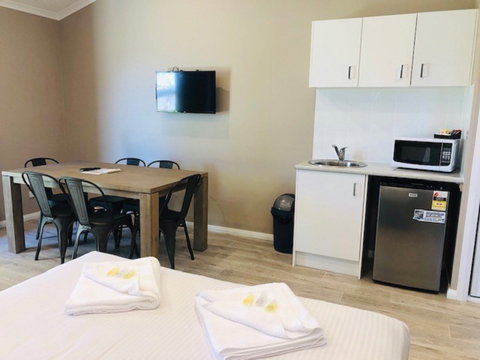 Huskisson Beach Resort - Accommodation Mount Tamborine 2
