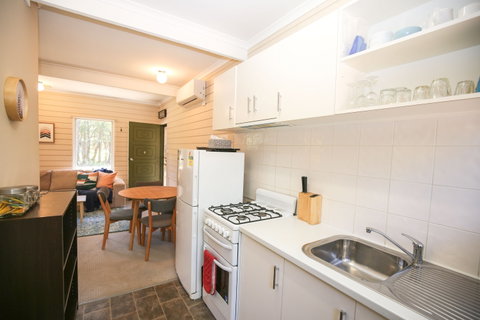 Hylander Holiday Unit - Accommodation Mount Tamborine 2