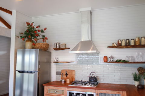 Kestrel Nest EcoHut - Accommodation Mount Tamborine 2