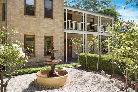 Le Chateau - Accommodation Mount Tamborine 0