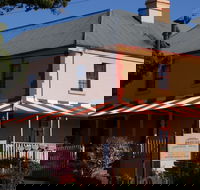 Meredith House And Mews - Accommodation Mount Tamborine
