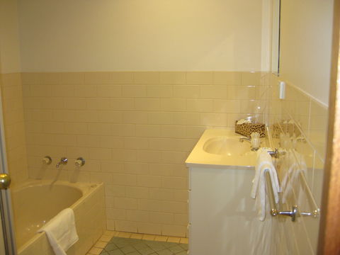 Tarrawingee Holiday Unit - Accommodation Mount Tamborine 0