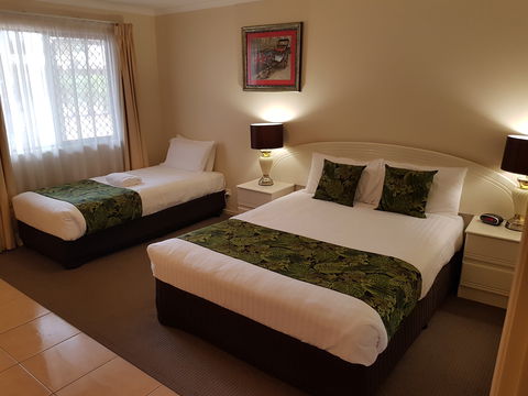 The Palms Motel Chinchilla - Accommodation Mount Tamborine 1