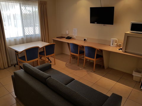 The Palms Motel Chinchilla - Accommodation Mount Tamborine 2