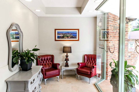 The Belmore All-Suite Hotel - Accommodation Mount Tamborine 2