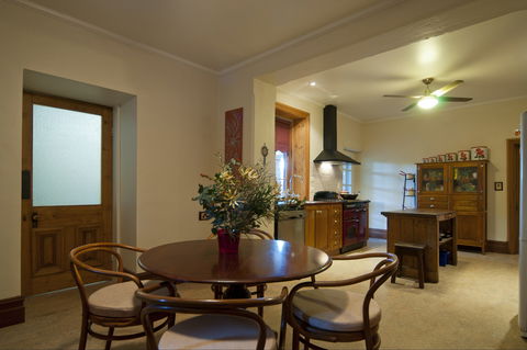 The Coffee Palace - Accommodation Mount Tamborine 1