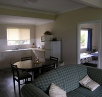 Lilacs Waterfront Villas and Cottages - Accommodation Mount Tamborine