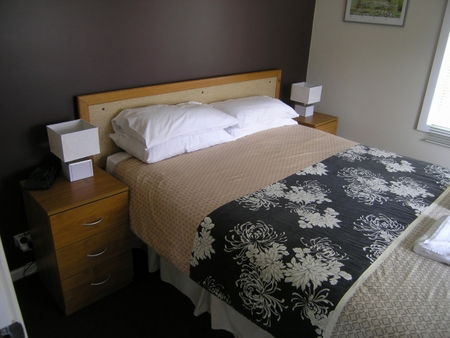Lilacs Waterfront Villas And Cottages - Accommodation Mount Tamborine 1
