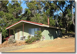 Country Cottages - Accommodation Mount Tamborine 4