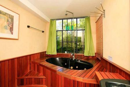 Mulberry Mansion - Accommodation Mount Tamborine 1