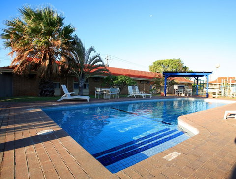 Best Western Hospitality Inn Carnarvon - Accommodation Mount Tamborine 0
