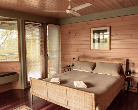 Bombah Point Eco Cottages - Accommodation Mount Tamborine 2