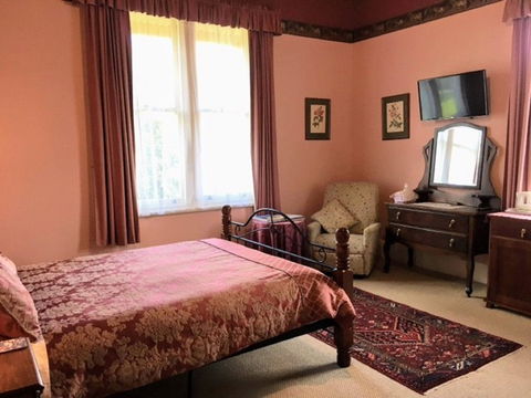 Cambridge House B&B - Accommodation Mount Tamborine 1