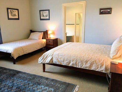 Cambridge House B&B - Accommodation Mount Tamborine 2