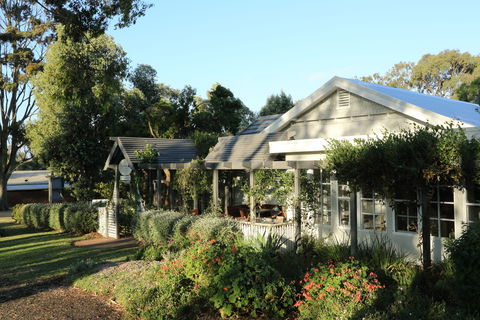 Holmwood Guesthouse And Spa Cottages - Accommodation Mount Tamborine 0