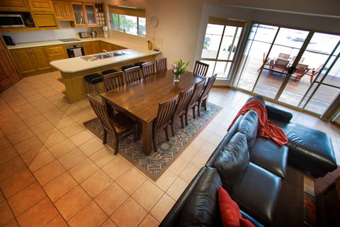 Limestone Ridge - Holiday House - Accommodation Mount Tamborine 2